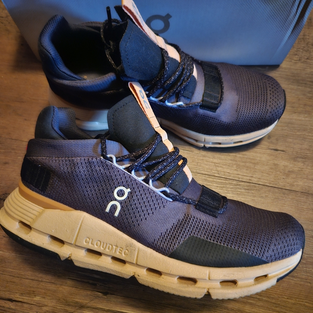 Woman's CloudNova size 8